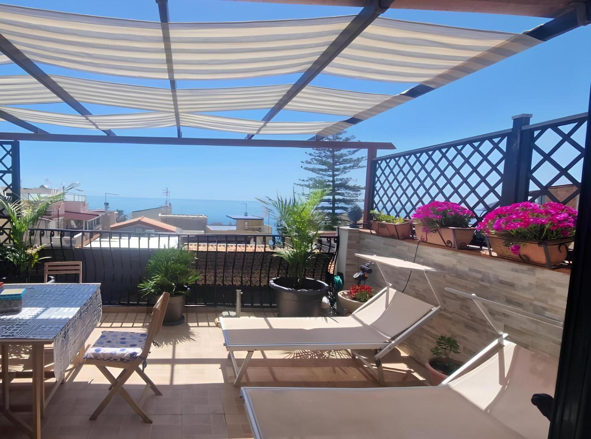 Terrazza Enjoy Apartment Letojanni Exterior foto